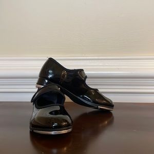 Girls So Danca tap shoes - size 10.5